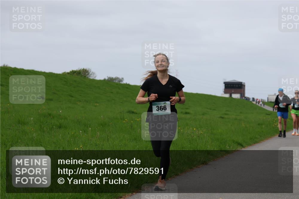 04.05.2025 - 8. Wedeler Halbmarathon Yannick Fuchs http://msf.ph/oto/7829591 04.05.2025 11:36:52 Laufen 366 meine-sportfotos.de