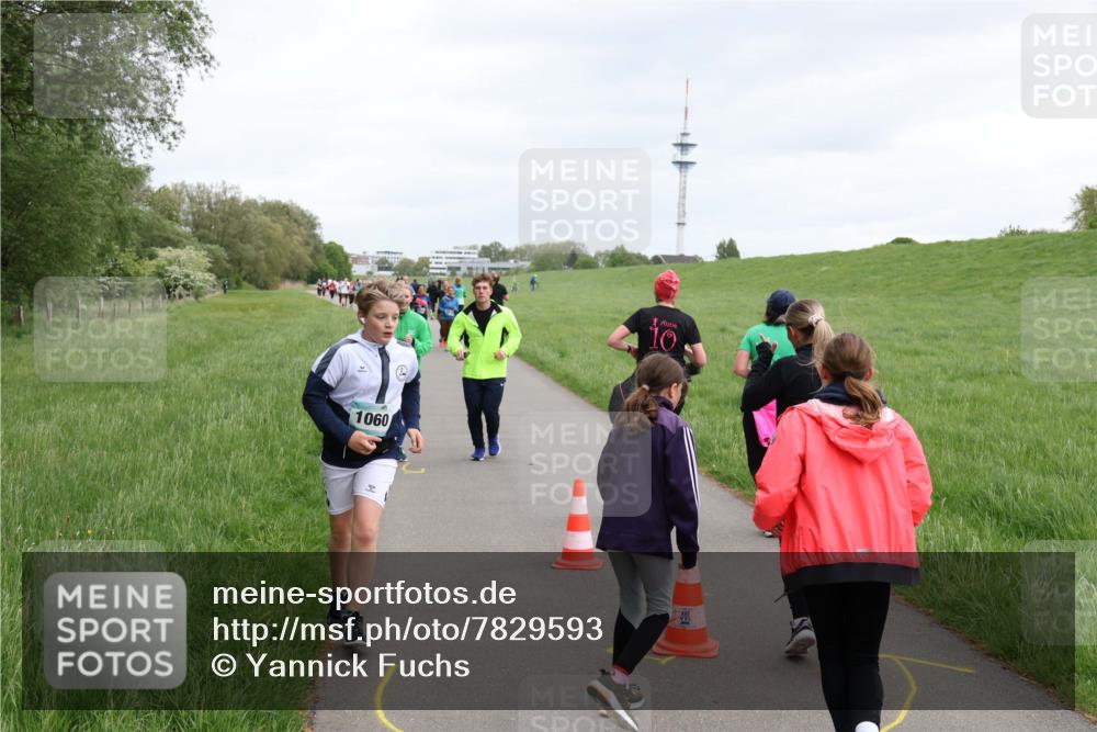 04.05.2025 - 8. Wedeler Halbmarathon Yannick Fuchs http://msf.ph/oto/7829593 04.05.2025 11:17:50 Laufen 1060, 10 meine-sportfotos.de