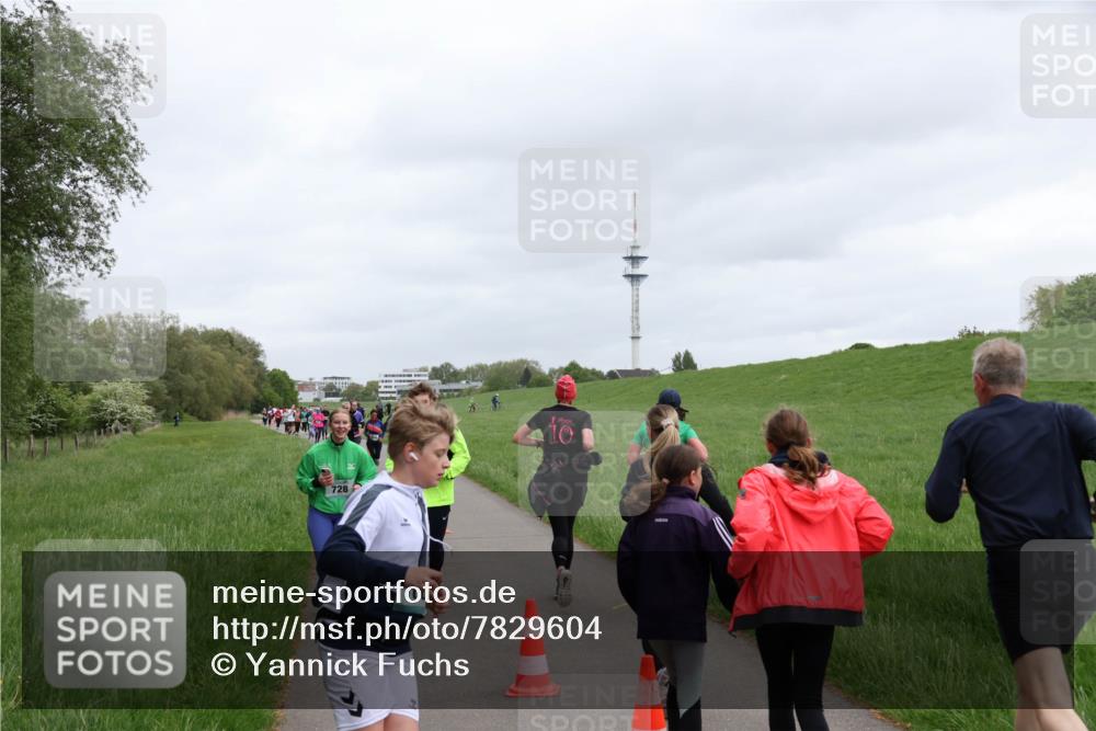 04.05.2025 - 8. Wedeler Halbmarathon Yannick Fuchs http://msf.ph/oto/7829604 04.05.2025 11:17:50 Laufen 728 meine-sportfotos.de