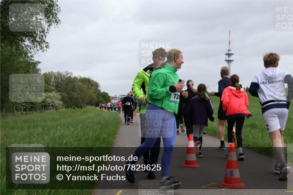 04.05.2025 - 8. Wedeler Halbmarathon Yannick Fuchs http://msf.ph/oto/7829625 04.05.2025 11:17:52 Laufen 728 meine-sportfotos.de