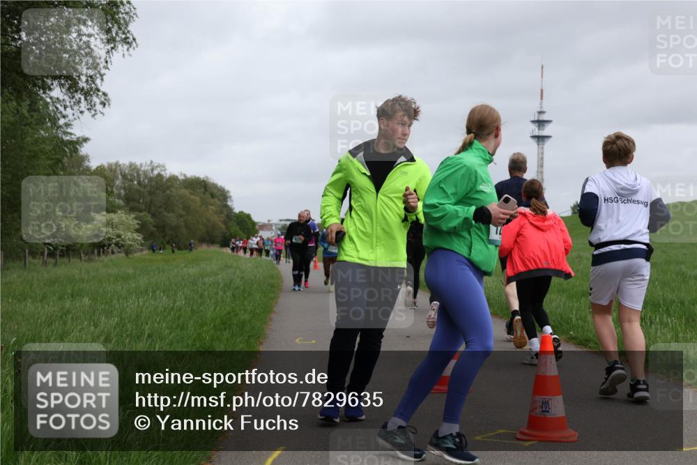 04.05.2025 - 8. Wedeler Halbmarathon Yannick Fuchs http://msf.ph/oto/7829635 04.05.2025 11:17:53 Laufen 1219 meine-sportfotos.de