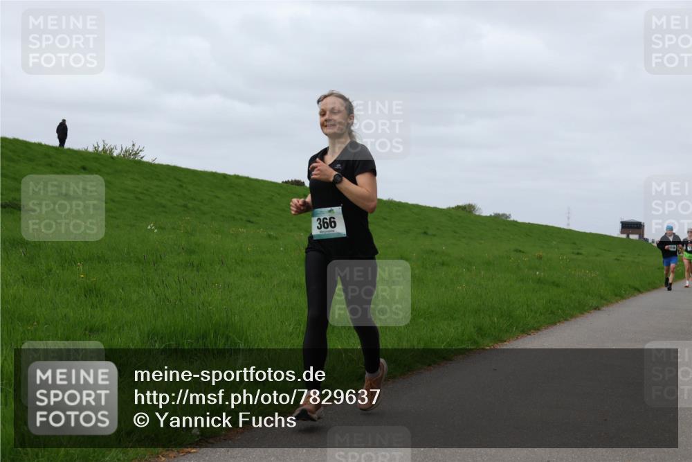 04.05.2025 - 8. Wedeler Halbmarathon Yannick Fuchs http://msf.ph/oto/7829637 04.05.2025 11:36:54 Laufen 366 meine-sportfotos.de