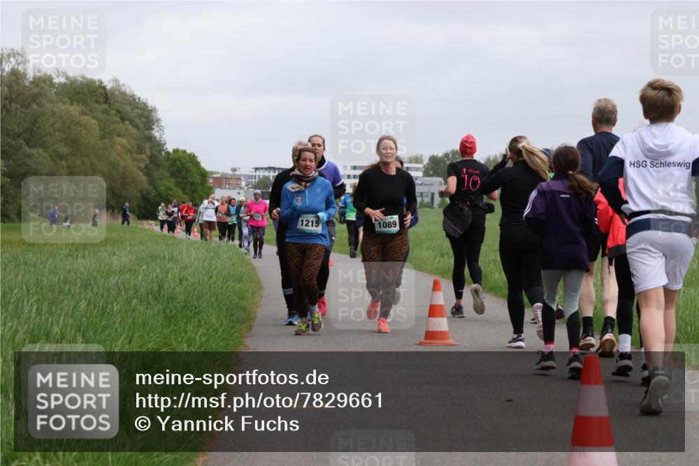 04.05.2025 - 8. Wedeler Halbmarathon Yannick Fuchs http://msf.ph/oto/7829661 04.05.2025 11:17:54 Laufen 1215, 1089, 10 meine-sportfotos.de