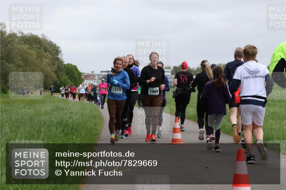 04.05.2025 - 8. Wedeler Halbmarathon Yannick Fuchs http://msf.ph/oto/7829669 04.05.2025 11:17:55 Laufen 1215, 1089 meine-sportfotos.de
