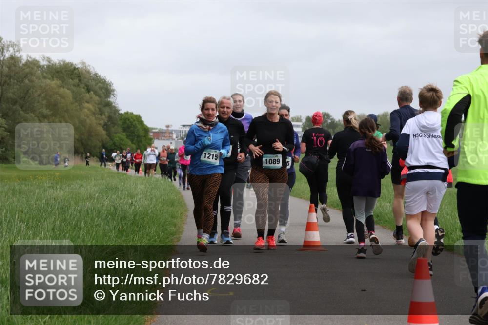 04.05.2025 - 8. Wedeler Halbmarathon Yannick Fuchs http://msf.ph/oto/7829682 04.05.2025 11:17:55 Laufen 1215, 1089, 10 meine-sportfotos.de