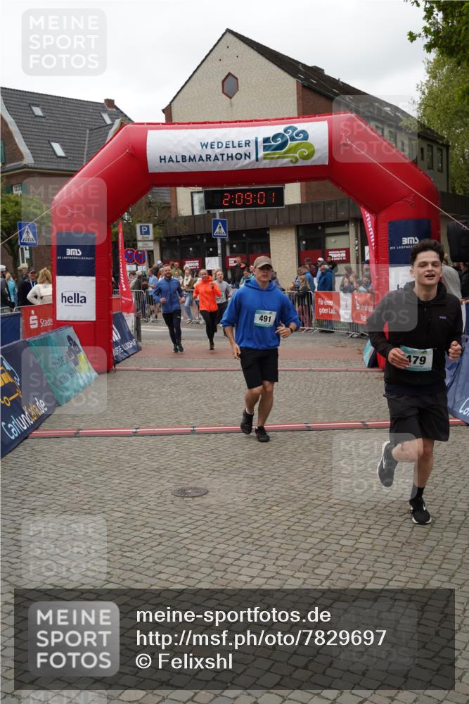 04.05.2025 - 8. Wedeler Halbmarathon Felixshl http://msf.ph/oto/7829697 04.05.2025 12:08:59 Ziel 12, 13, 269, 479, 491, 818 meine-sportfotos.de