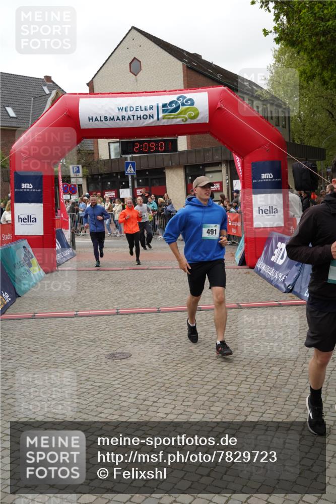 04.05.2025 - 8. Wedeler Halbmarathon Felixshl http://msf.ph/oto/7829723 04.05.2025 12:08:59 Ziel 12, 13, 269, 479, 491, 818 meine-sportfotos.de