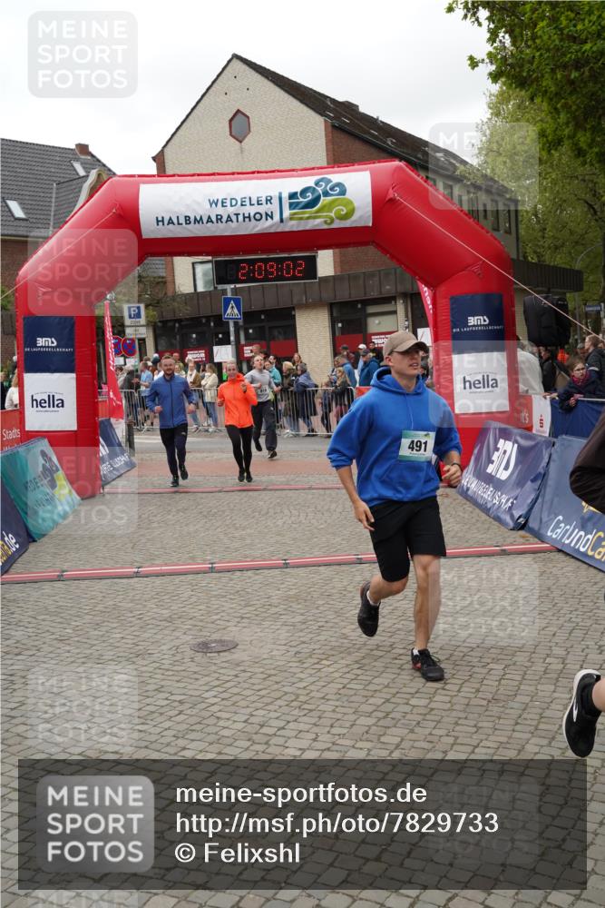 04.05.2025 - 8. Wedeler Halbmarathon Felixshl http://msf.ph/oto/7829733 04.05.2025 12:08:59 Ziel 12, 13, 269, 479, 491, 818 meine-sportfotos.de