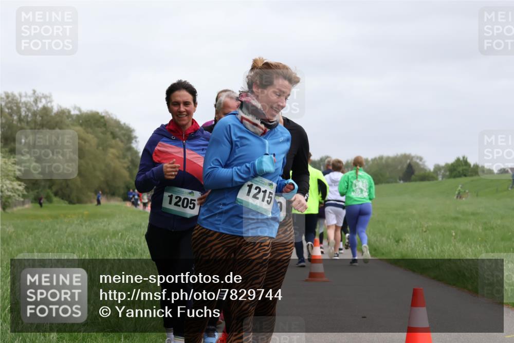 04.05.2025 - 8. Wedeler Halbmarathon Yannick Fuchs http://msf.ph/oto/7829744 04.05.2025 11:17:59 Laufen 1205, 1215 meine-sportfotos.de