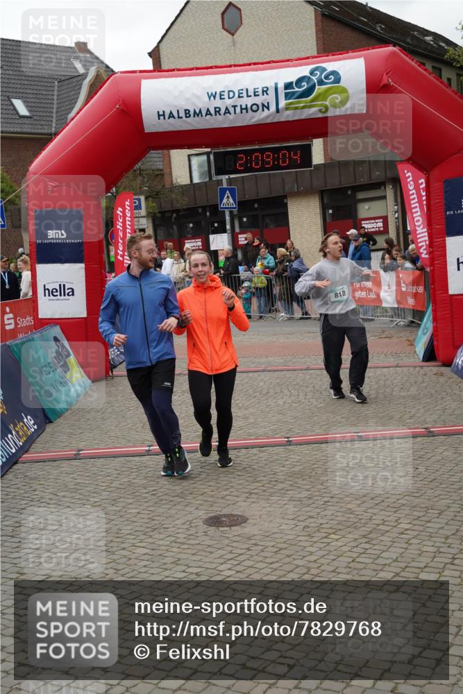 04.05.2025 - 8. Wedeler Halbmarathon Felixshl http://msf.ph/oto/7829768 04.05.2025 12:09:02 Ziel 12, 13, 479, 491, 818 meine-sportfotos.de