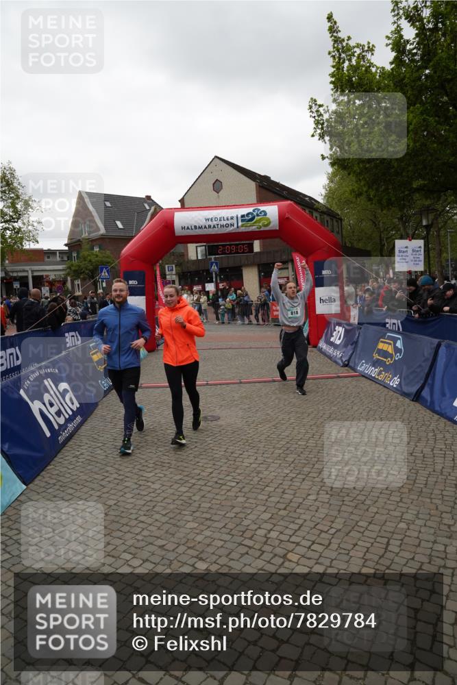 04.05.2025 - 8. Wedeler Halbmarathon Felixshl http://msf.ph/oto/7829784 04.05.2025 12:09:02 Ziel 12, 13, 479, 491, 818 meine-sportfotos.de