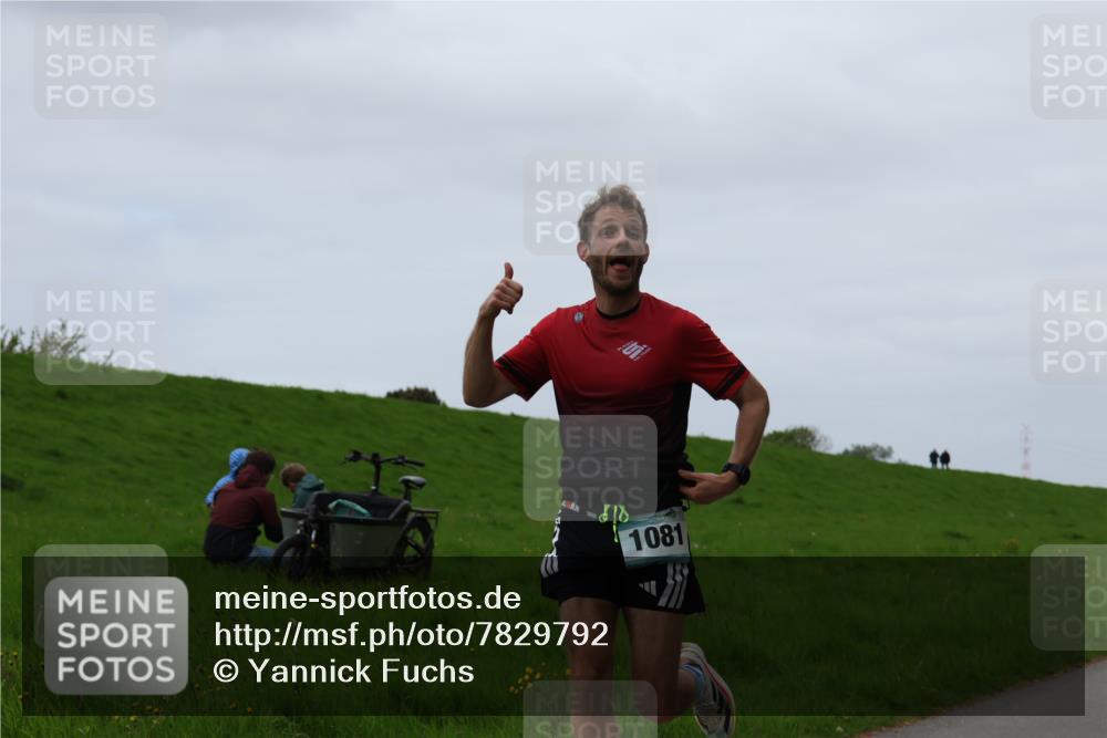 04.05.2025 - 8. Wedeler Halbmarathon Yannick Fuchs http://msf.ph/oto/7829792 04.05.2025 11:18:07 Laufen 1081 meine-sportfotos.de