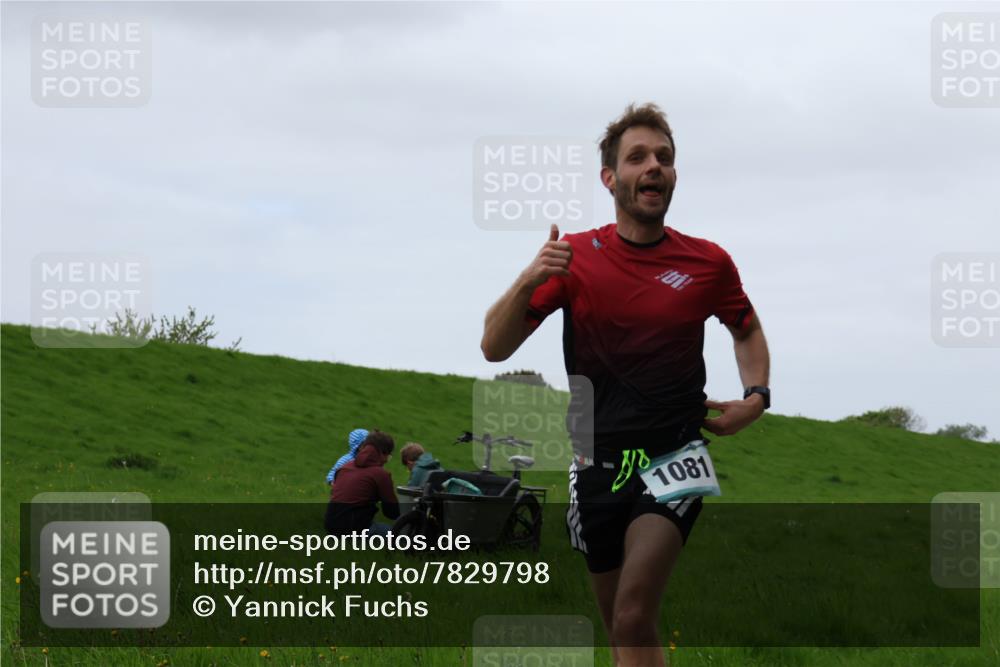 04.05.2025 - 8. Wedeler Halbmarathon Yannick Fuchs http://msf.ph/oto/7829798 04.05.2025 11:18:07 Laufen 1081 meine-sportfotos.de