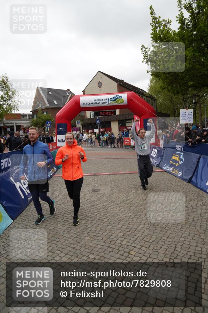 04.05.2025 - 8. Wedeler Halbmarathon Felixshl http://msf.ph/oto/7829808 04.05.2025 12:09:03 Ziel 12, 13, 479, 491, 818 meine-sportfotos.de