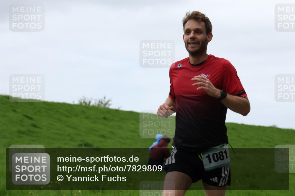 04.05.2025 - 8. Wedeler Halbmarathon Yannick Fuchs http://msf.ph/oto/7829809 04.05.2025 11:18:08 Laufen 1081 meine-sportfotos.de