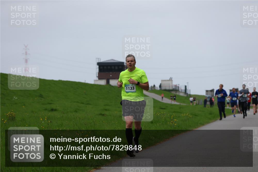 04.05.2025 - 8. Wedeler Halbmarathon Yannick Fuchs http://msf.ph/oto/7829848 04.05.2025 11:18:16 Laufen 1133 meine-sportfotos.de