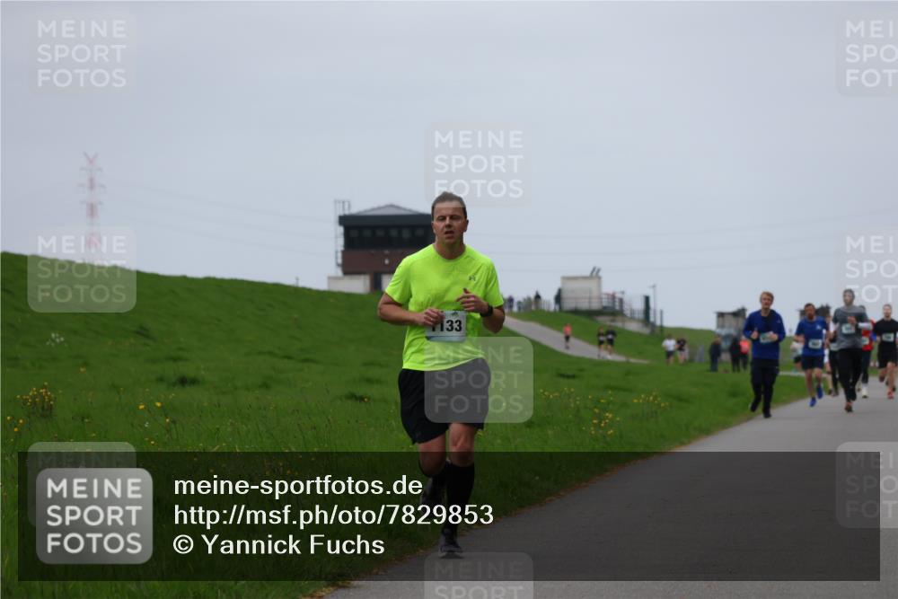 04.05.2025 - 8. Wedeler Halbmarathon Yannick Fuchs http://msf.ph/oto/7829853 04.05.2025 11:18:16 Laufen 33 meine-sportfotos.de