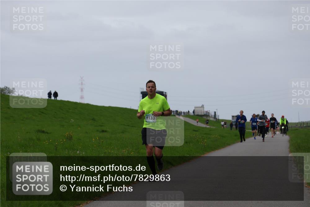04.05.2025 - 8. Wedeler Halbmarathon Yannick Fuchs http://msf.ph/oto/7829863 04.05.2025 11:18:17 Laufen 1133 meine-sportfotos.de