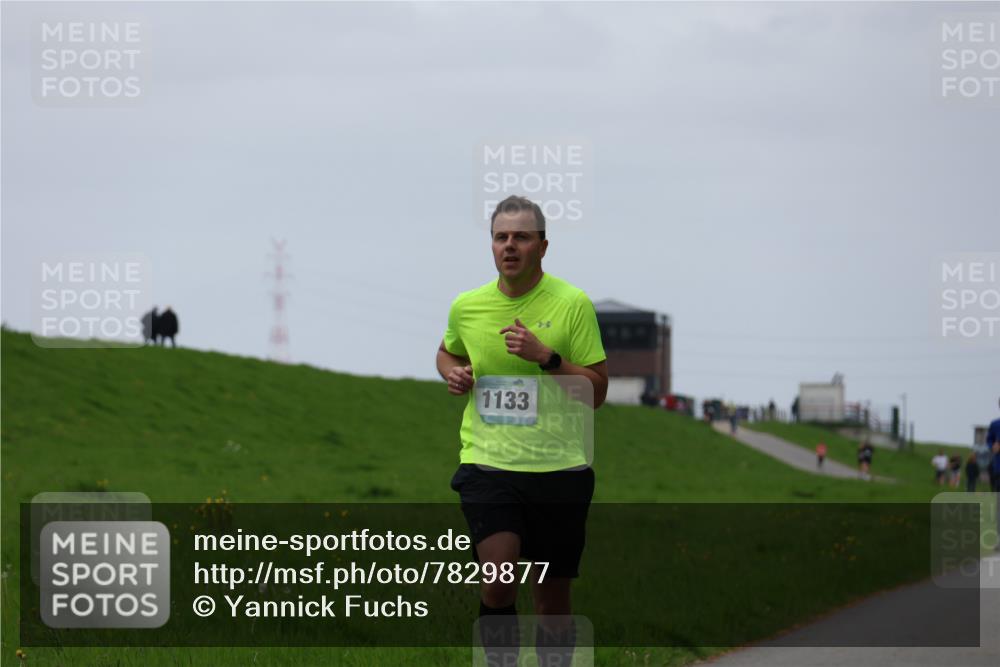04.05.2025 - 8. Wedeler Halbmarathon Yannick Fuchs http://msf.ph/oto/7829877 04.05.2025 11:18:19 Laufen 1133 meine-sportfotos.de