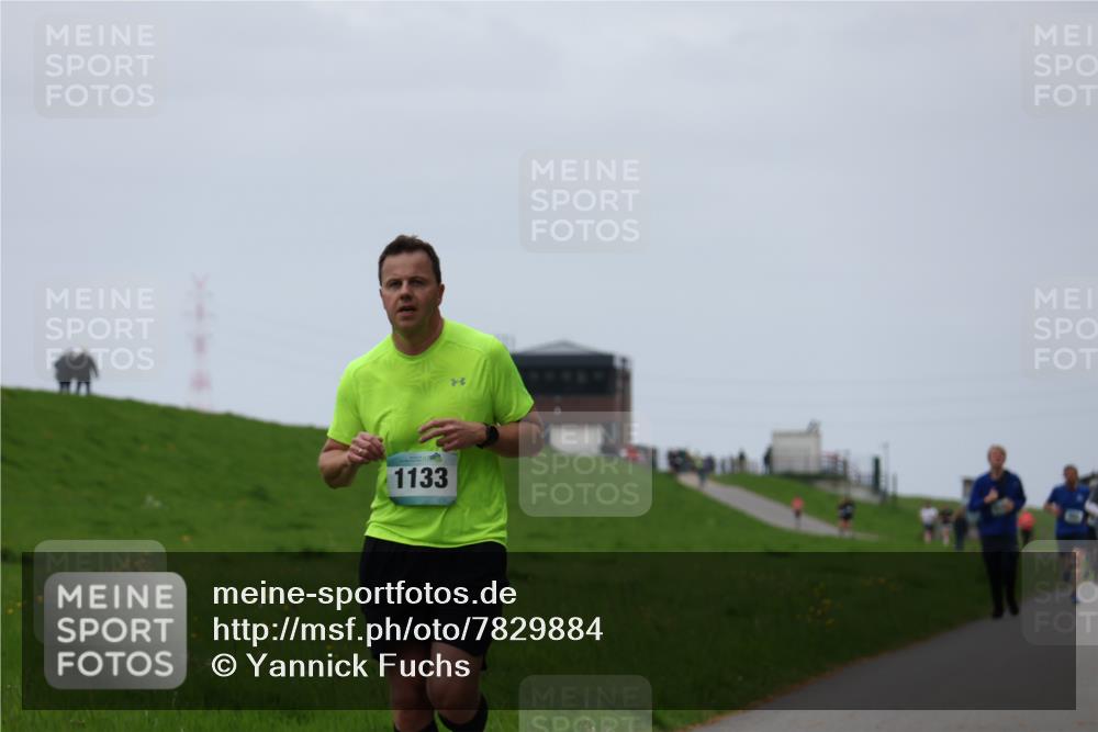 04.05.2025 - 8. Wedeler Halbmarathon Yannick Fuchs http://msf.ph/oto/7829884 04.05.2025 11:18:19 Laufen 1133 meine-sportfotos.de