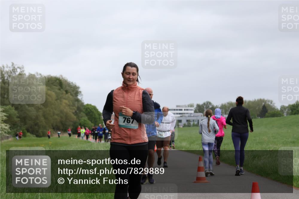 04.05.2025 - 8. Wedeler Halbmarathon Yannick Fuchs http://msf.ph/oto/7829889 04.05.2025 11:18:23 Laufen 767, 822 meine-sportfotos.de