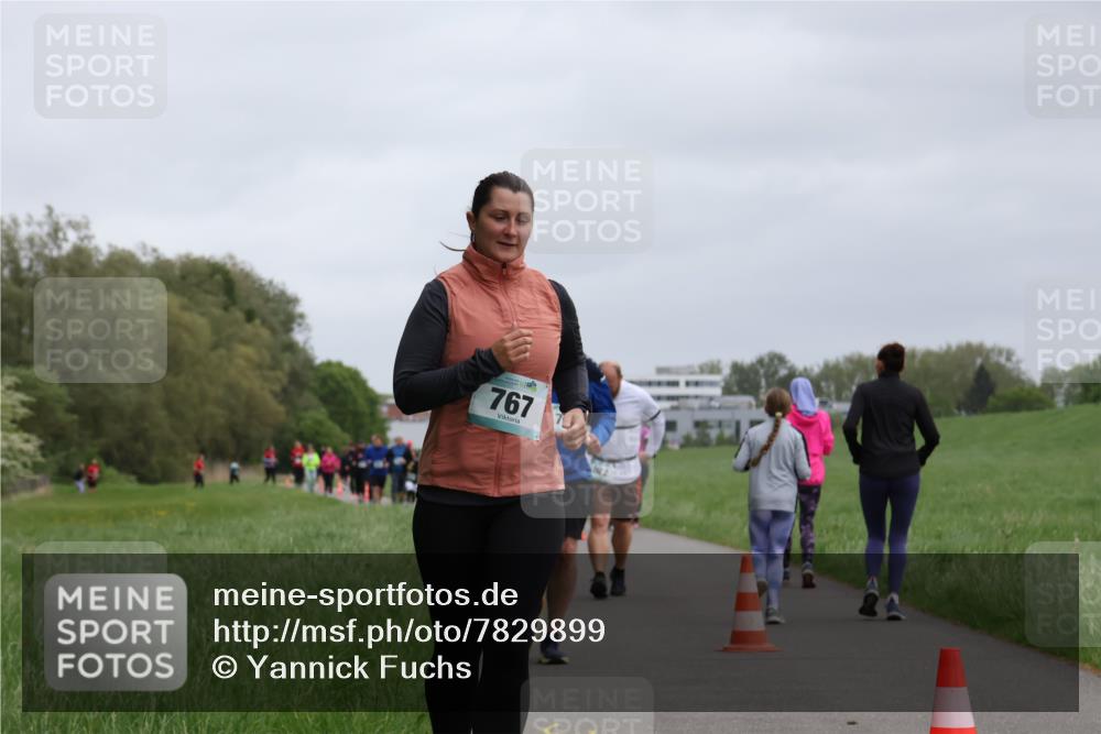 04.05.2025 - 8. Wedeler Halbmarathon Yannick Fuchs http://msf.ph/oto/7829899 04.05.2025 11:18:24 Laufen 767 meine-sportfotos.de