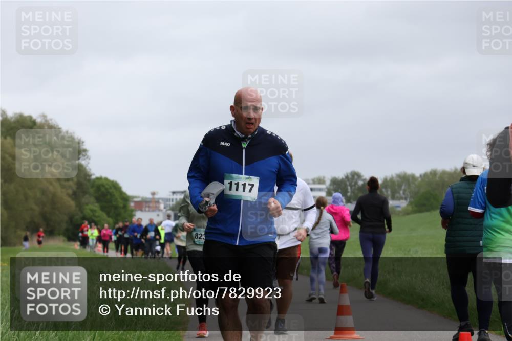 04.05.2025 - 8. Wedeler Halbmarathon Yannick Fuchs http://msf.ph/oto/7829923 04.05.2025 11:18:26 Laufen 823, 1117 meine-sportfotos.de