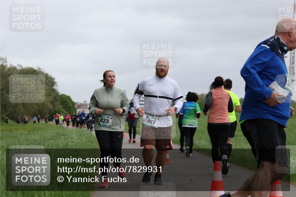 04.05.2025 - 8. Wedeler Halbmarathon Yannick Fuchs http://msf.ph/oto/7829931 04.05.2025 11:18:29 Laufen 823, 822 meine-sportfotos.de