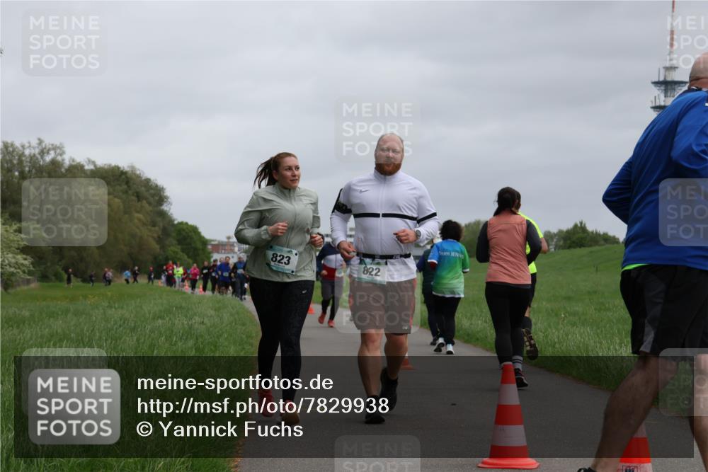 04.05.2025 - 8. Wedeler Halbmarathon Yannick Fuchs http://msf.ph/oto/7829938 04.05.2025 11:18:29 Laufen 823, 822 meine-sportfotos.de