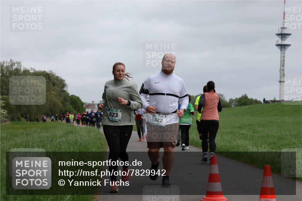 04.05.2025 - 8. Wedeler Halbmarathon Yannick Fuchs http://msf.ph/oto/7829942 04.05.2025 11:18:30 Laufen 823, 822 meine-sportfotos.de
