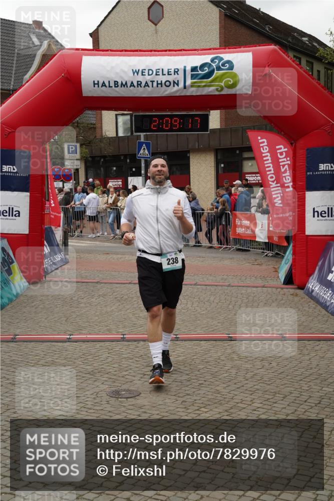 04.05.2025 - 8. Wedeler Halbmarathon Felixshl http://msf.ph/oto/7829976 04.05.2025 12:09:15 Ziel 118, 121, 160, 238 meine-sportfotos.de
