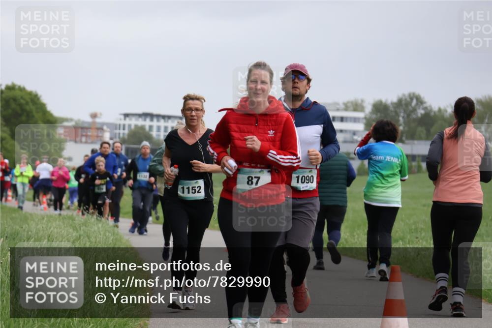 04.05.2025 - 8. Wedeler Halbmarathon Yannick Fuchs http://msf.ph/oto/7829990 04.05.2025 11:18:34 Laufen 1132, 1152, 87, 1090 meine-sportfotos.de