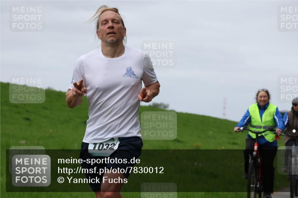 04.05.2025 - 8. Wedeler Halbmarathon Yannick Fuchs http://msf.ph/oto/7830012 04.05.2025 11:37:27 Laufen 1032 meine-sportfotos.de