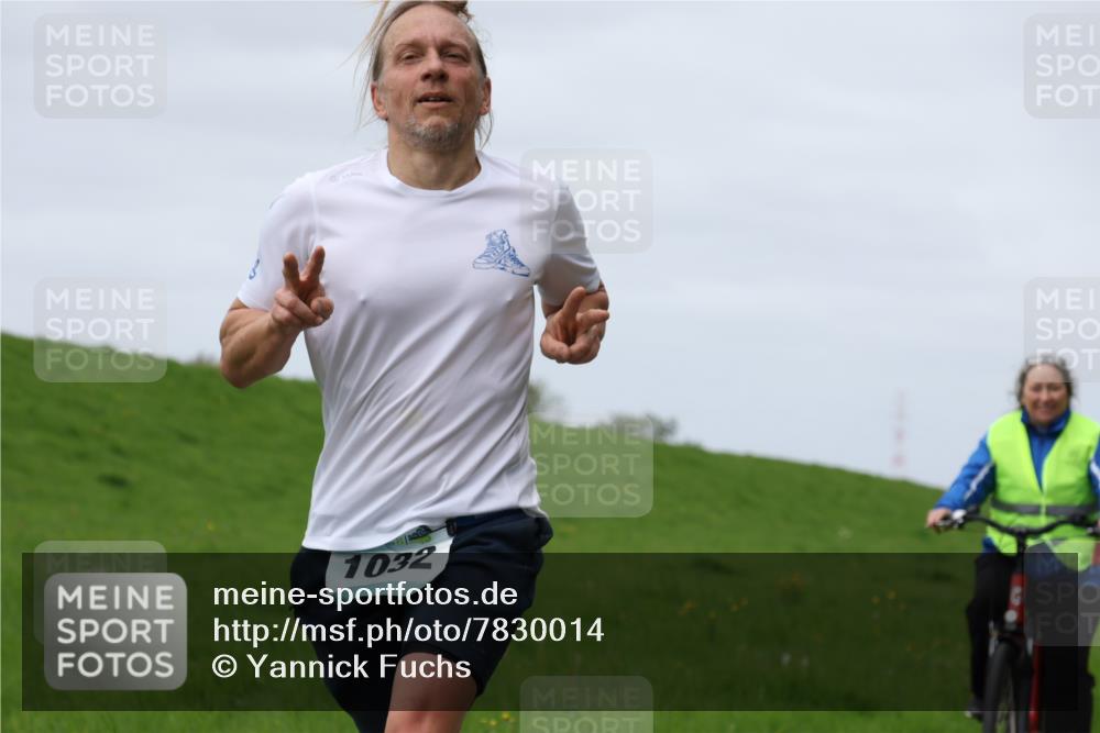 04.05.2025 - 8. Wedeler Halbmarathon Yannick Fuchs http://msf.ph/oto/7830014 04.05.2025 11:37:27 Laufen 1032 meine-sportfotos.de