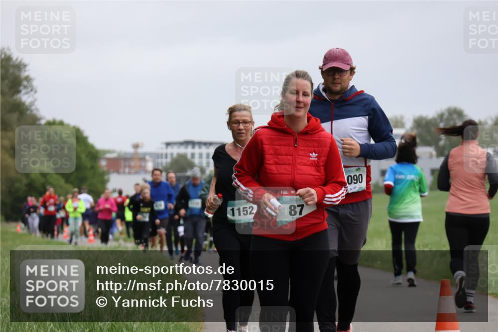04.05.2025 - 8. Wedeler Halbmarathon Yannick Fuchs http://msf.ph/oto/7830015 04.05.2025 11:18:35 Laufen 1152, 87, 090, 158 meine-sportfotos.de