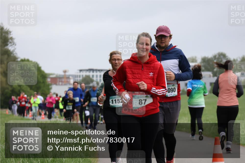 04.05.2025 - 8. Wedeler Halbmarathon Yannick Fuchs http://msf.ph/oto/7830017 04.05.2025 11:18:35 Laufen 1152, 87, 090, 158 meine-sportfotos.de