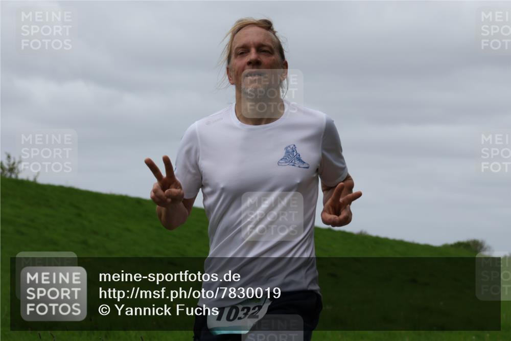 04.05.2025 - 8. Wedeler Halbmarathon Yannick Fuchs http://msf.ph/oto/7830019 04.05.2025 11:37:28 Laufen  meine-sportfotos.de
