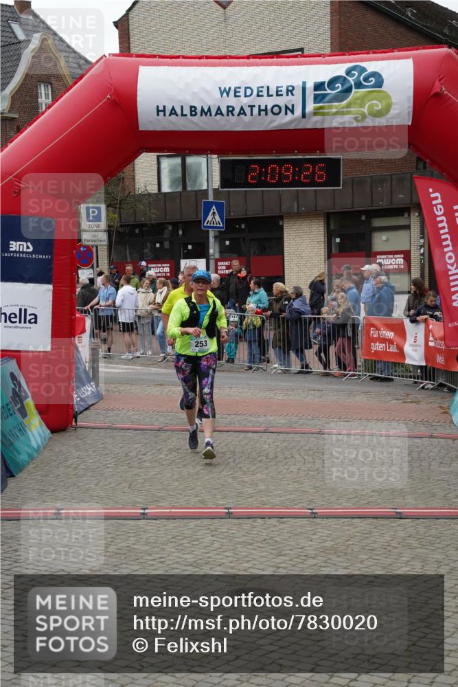04.05.2025 - 8. Wedeler Halbmarathon Felixshl http://msf.ph/oto/7830020 04.05.2025 12:09:24 Ziel 36, 253 meine-sportfotos.de