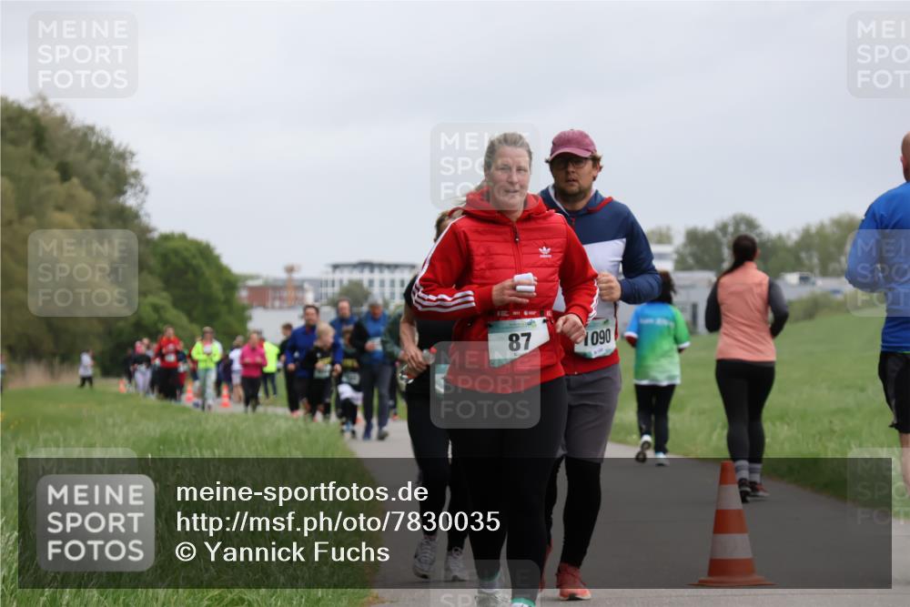 04.05.2025 - 8. Wedeler Halbmarathon Yannick Fuchs http://msf.ph/oto/7830035 04.05.2025 11:18:36 Laufen 87, 1090 meine-sportfotos.de
