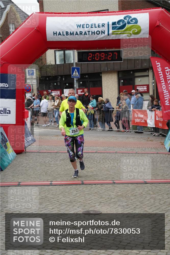 04.05.2025 - 8. Wedeler Halbmarathon Felixshl http://msf.ph/oto/7830053 04.05.2025 12:09:25 Ziel 36, 253 meine-sportfotos.de