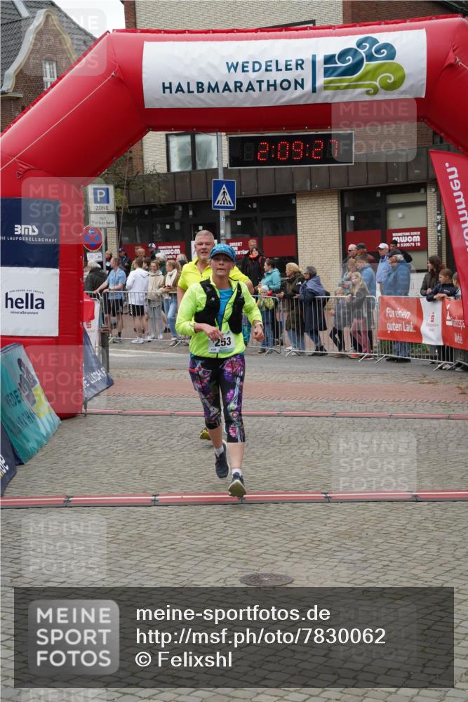 04.05.2025 - 8. Wedeler Halbmarathon Felixshl http://msf.ph/oto/7830062 04.05.2025 12:09:25 Ziel 36, 253 meine-sportfotos.de