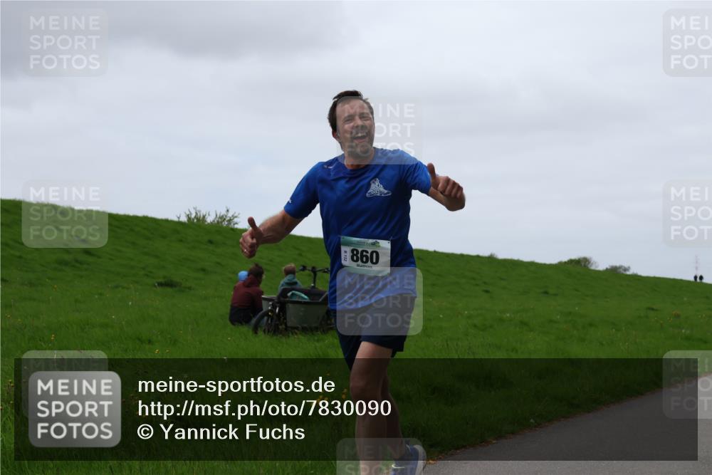 04.05.2025 - 8. Wedeler Halbmarathon Yannick Fuchs http://msf.ph/oto/7830090 04.05.2025 11:18:44 Laufen 860 meine-sportfotos.de