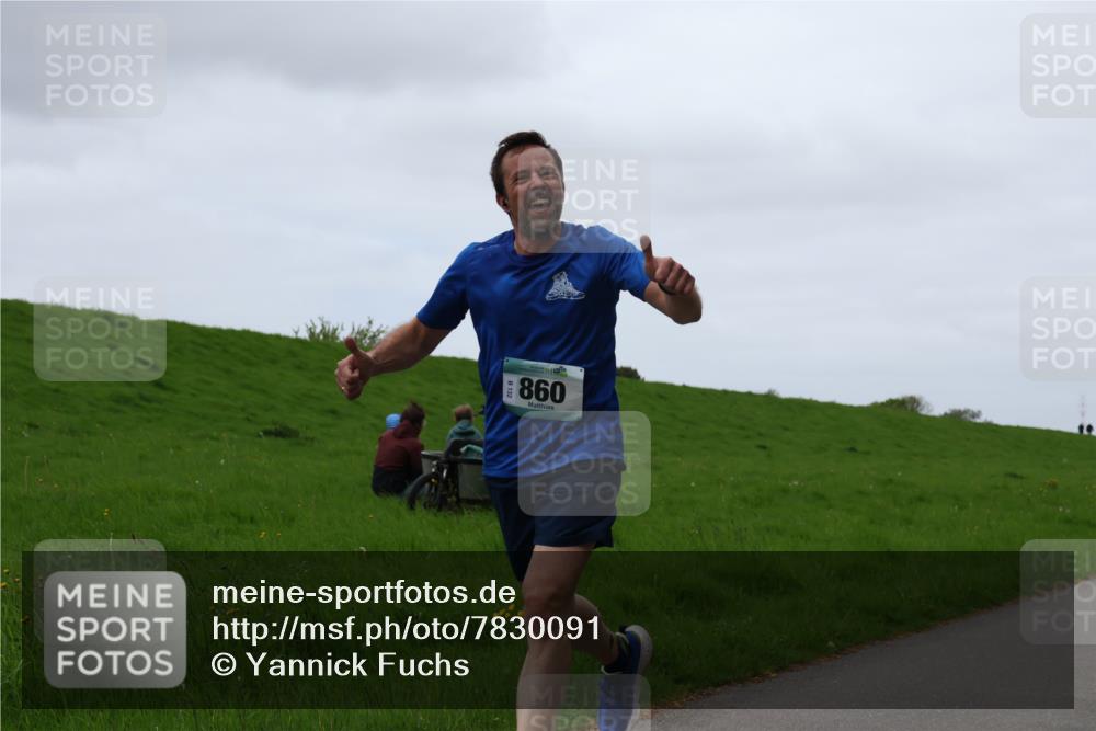 04.05.2025 - 8. Wedeler Halbmarathon Yannick Fuchs http://msf.ph/oto/7830091 04.05.2025 11:18:44 Laufen 860 meine-sportfotos.de