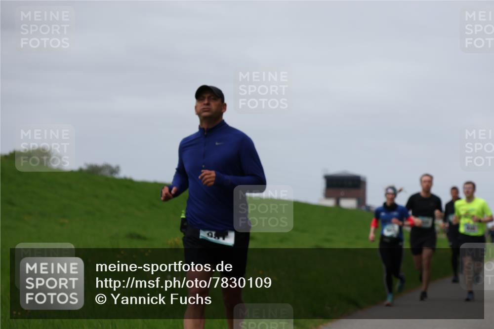 04.05.2025 - 8. Wedeler Halbmarathon Yannick Fuchs http://msf.ph/oto/7830109 04.05.2025 11:37:36 Laufen 800, 186 meine-sportfotos.de