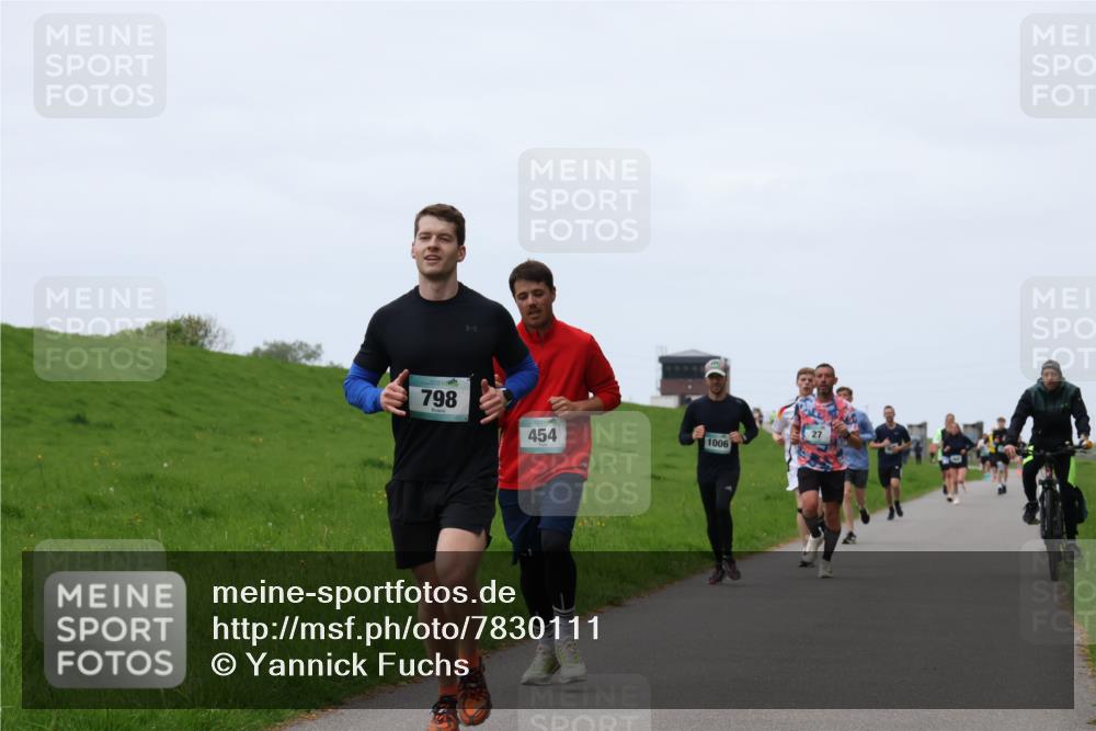 04.05.2025 - 8. Wedeler Halbmarathon Yannick Fuchs http://msf.ph/oto/7830111 04.05.2025 11:18:45 Laufen 798, 454, 1006, 27 meine-sportfotos.de