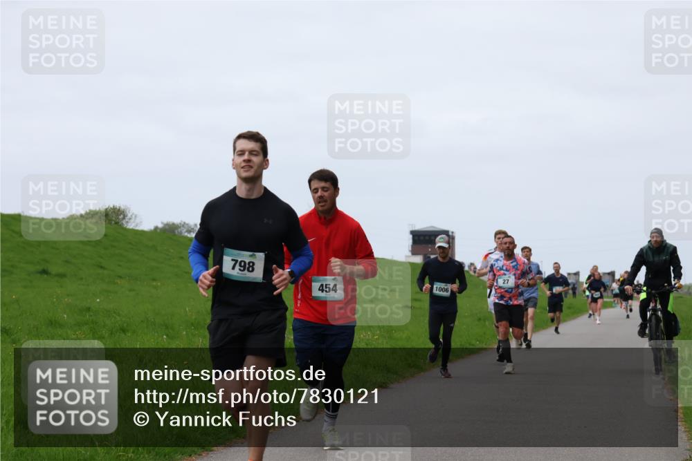 04.05.2025 - 8. Wedeler Halbmarathon Yannick Fuchs http://msf.ph/oto/7830121 04.05.2025 11:18:46 Laufen 798, 454, 1006, 27 meine-sportfotos.de