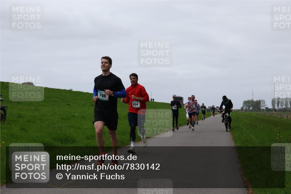 04.05.2025 - 8. Wedeler Halbmarathon Yannick Fuchs http://msf.ph/oto/7830142 04.05.2025 11:18:47 Laufen 798, 454 meine-sportfotos.de