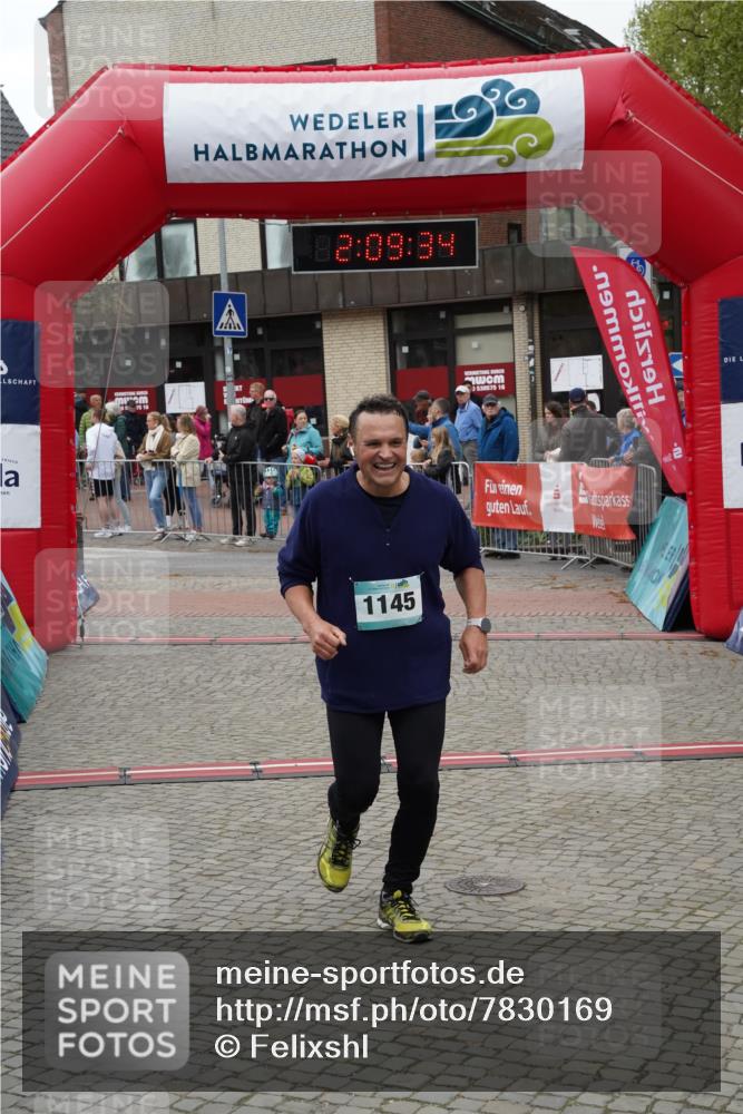04.05.2025 - 8. Wedeler Halbmarathon Felixshl http://msf.ph/oto/7830169 04.05.2025 12:09:32 Ziel 275, 1145 meine-sportfotos.de
