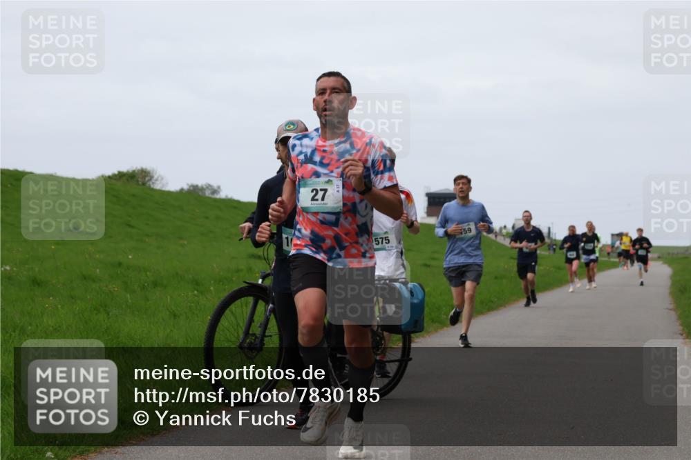 04.05.2025 - 8. Wedeler Halbmarathon Yannick Fuchs http://msf.ph/oto/7830185 04.05.2025 11:18:50 Laufen 27, 575, 759 meine-sportfotos.de