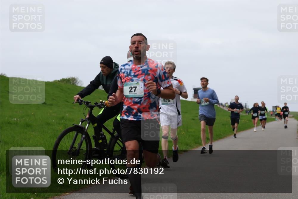 04.05.2025 - 8. Wedeler Halbmarathon Yannick Fuchs http://msf.ph/oto/7830192 04.05.2025 11:18:50 Laufen 27, 37, 575, 155 meine-sportfotos.de